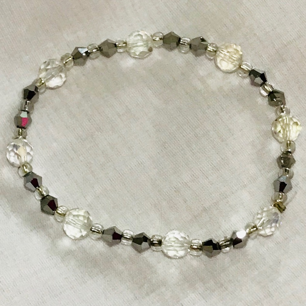 ✨NEW✨HANDCRAFTED Crystal Bracelet